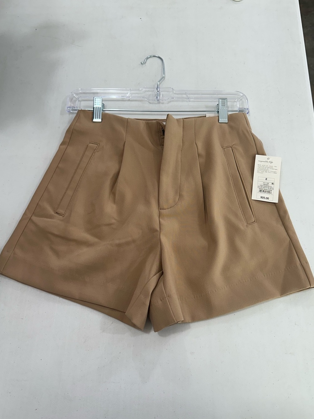Women’s Tailored High-Waist Shorts in Camel